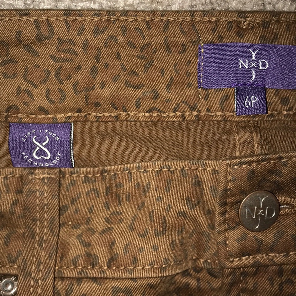 NYDJ Leopard Ankle Jean - Picture 7 of 8